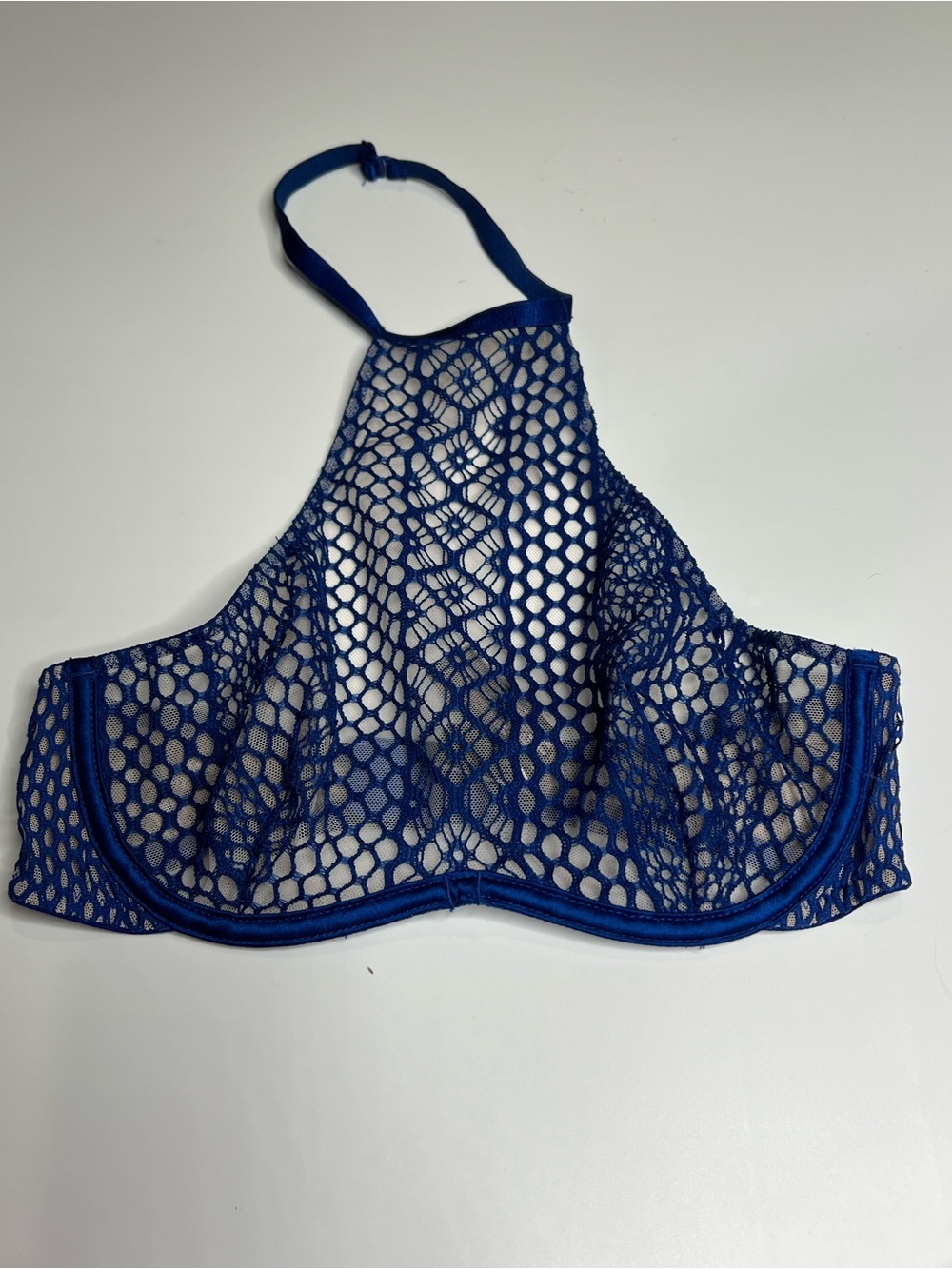 Victoria’s Secret very sexy High Neck Blue Lace Bralette 32C